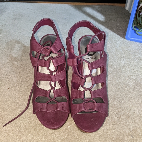 G by Guess wood clog high heel shoes size 7.5 - Picture 2 of 10